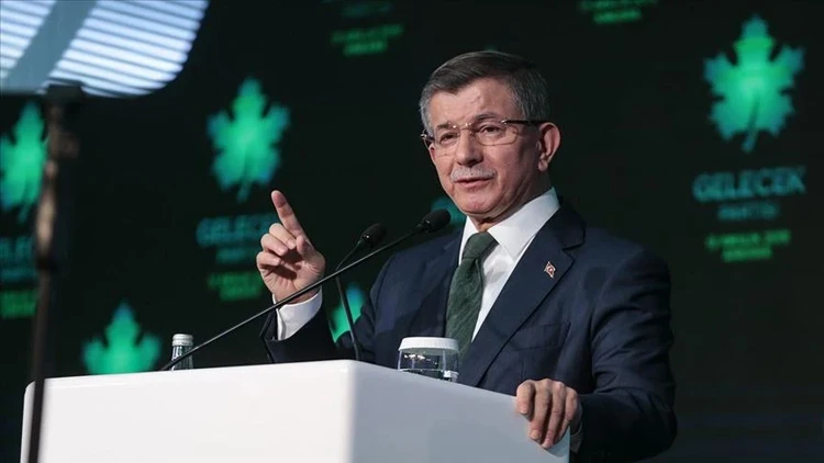 Ahmet Davutoğlu siyaseti bıraktığını açıkladı