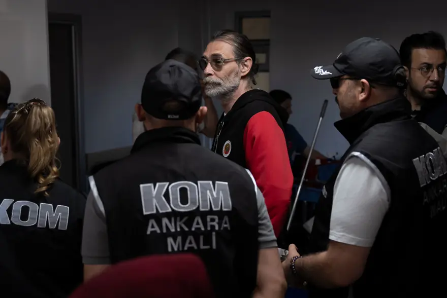 Etimesgut Belediyesi'ne operasyon